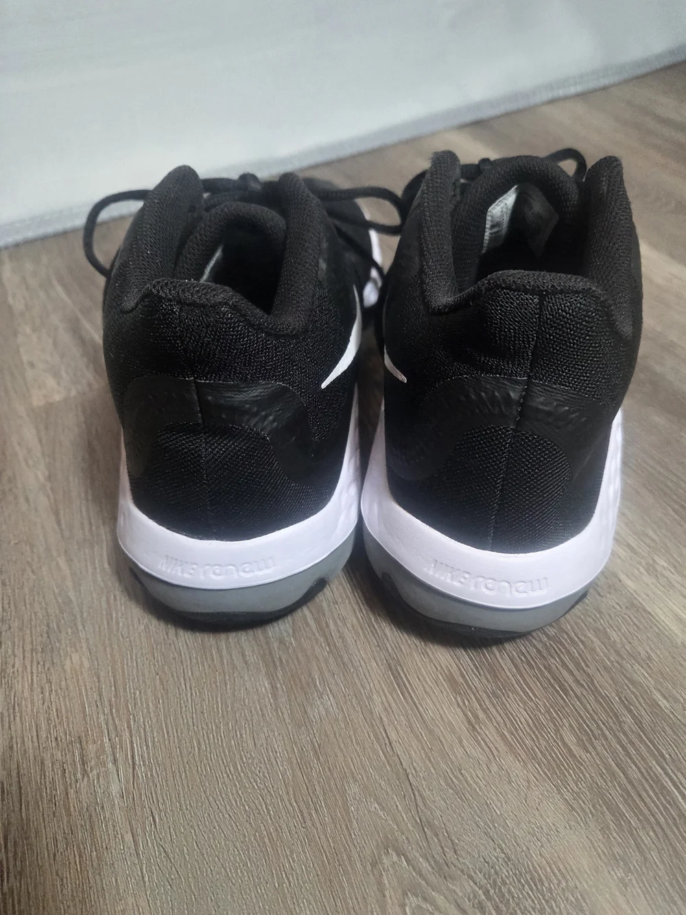Nike Renew Elevate Men’s 9.5 Black White Basketball Shoes CK2669-001